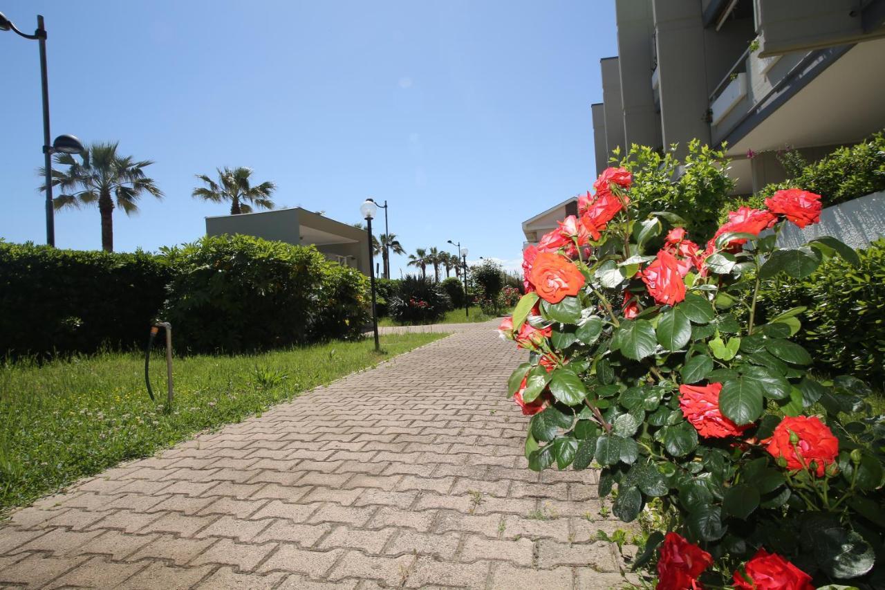 Residence Le Palme Montesilvano Marina Zewnętrze zdjęcie
